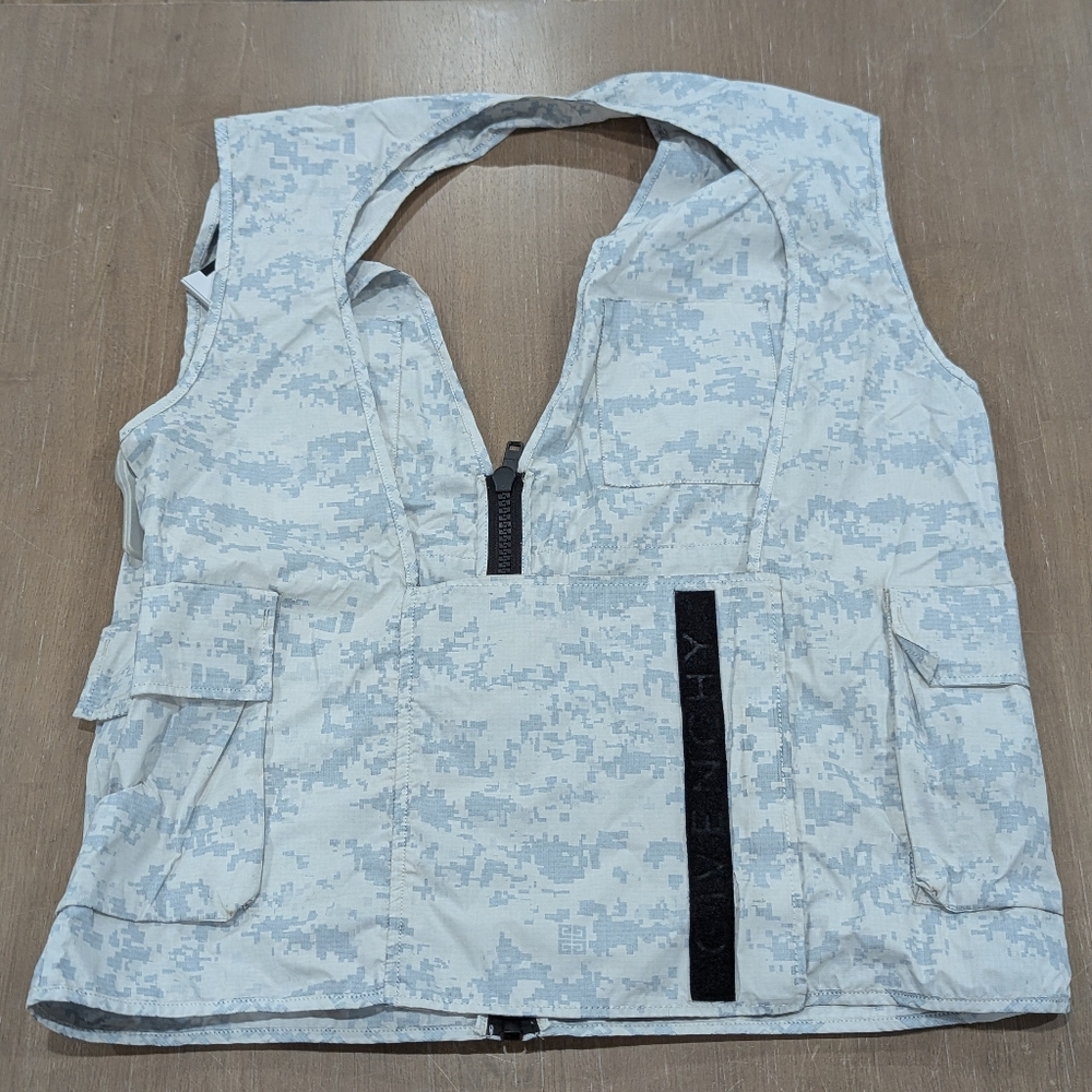 $1820 Mens GIVENCHY Lightweight V-Cargo Vest Gray 52 US XL